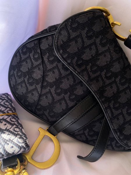 حقيبة Dior Saddle ✨ حجم القاعدة 25