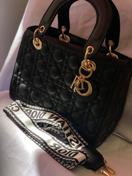 حقيبة CHRISTIAN DIOR LADY ✨ حجم القاعدة 25سم