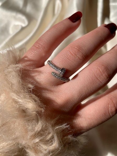 خاتم Cartier ✨ مسمار فل ستارس