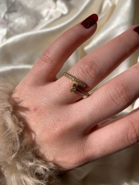 خاتم Cartier ✨ مسمار فل ستارس