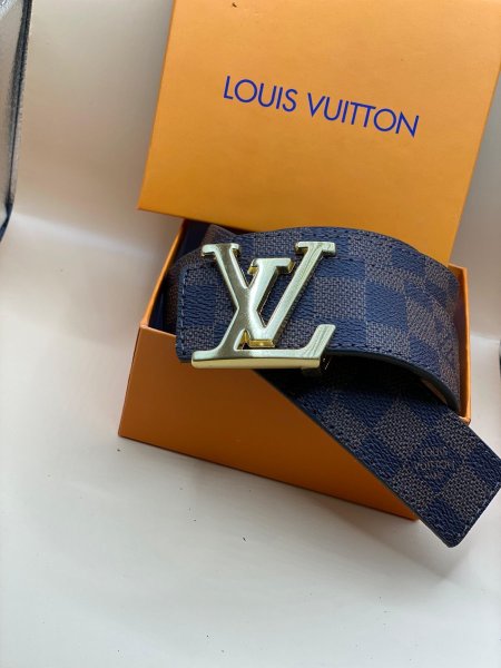 حزام Lv✨ جلد اصلي مختوم مع علبة✨