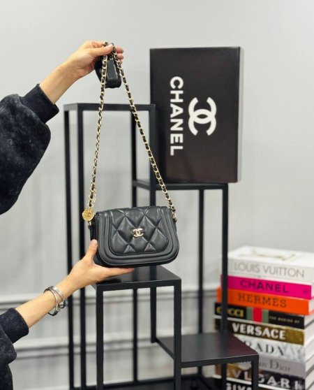 حقيبةCHANEL✨ حجم القاعدة 20 سم