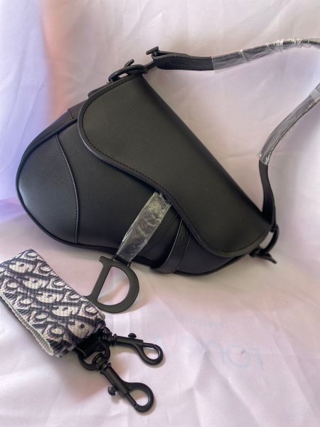 حقيبة Dior Saddle ✨حجم قاعدة 25