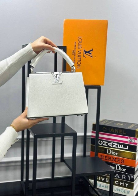 حقيبة LOUIS VUITTON✨ حجم القاعدة 26 سم