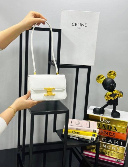 حقيبة CELINE✨ حجم القاعدة 19 سم