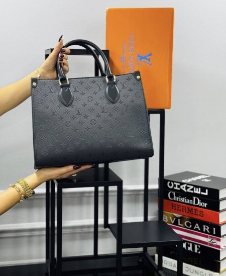 حقيبة Louis Vuitton✨ حجم القاعدة 30 سم