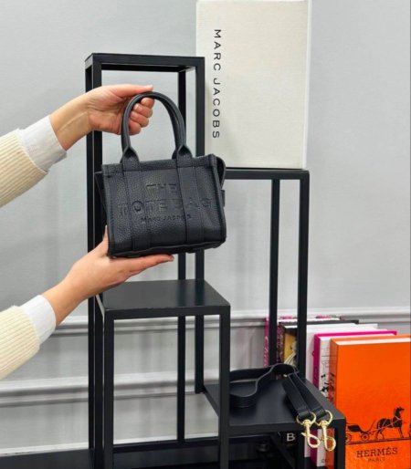 حقيبة TEH TOTE BAG✨حجم القاعدة 18 سم