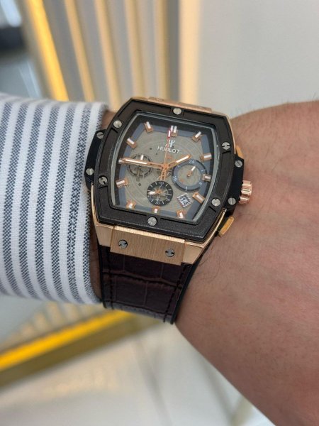 ساعة Hublot رجالي ✨
