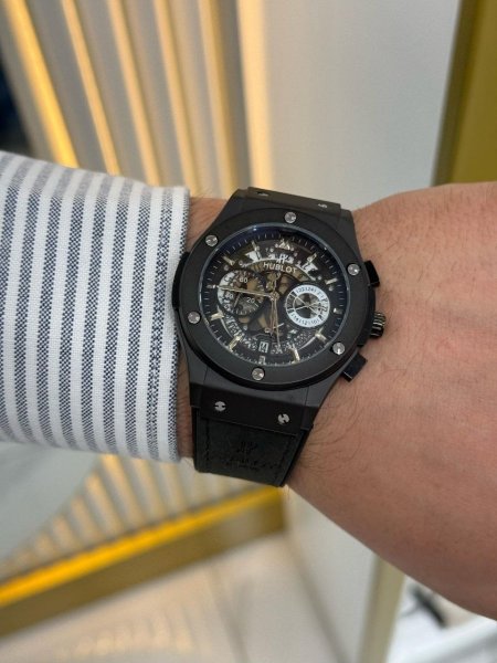 ساعة Hublot رجالي ✨