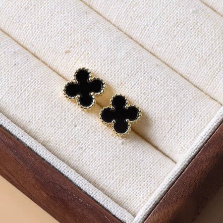 حلاق  Van cleef✨