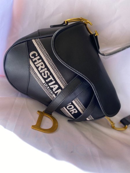 حقيبة Dior Saddle ✨حجم القاعدة 25