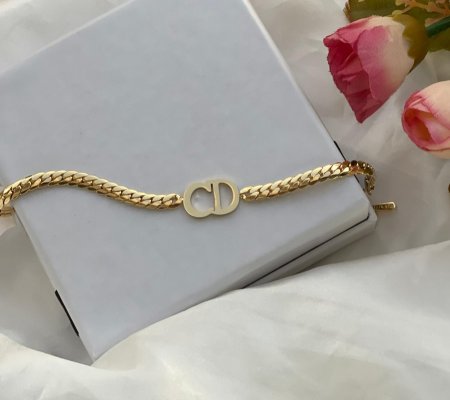 اسواره Christian Dior