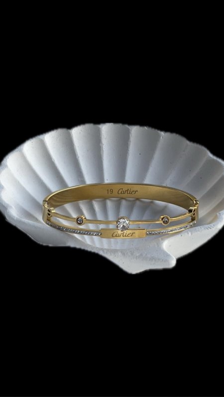 اسواره Cartier ذهبي. استراس
