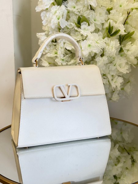 حقيبة Valentino حجم القاعدة 25سم