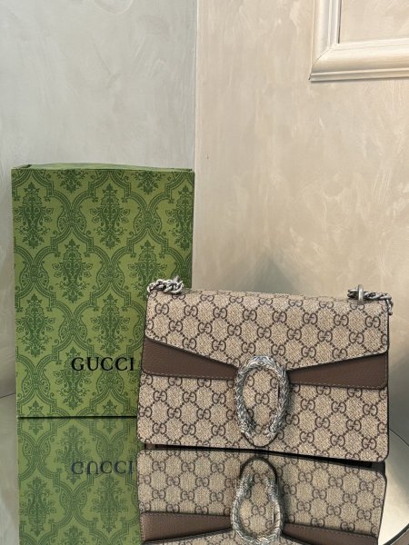 حقيبة Gucci حجم القاعدة 25 سم