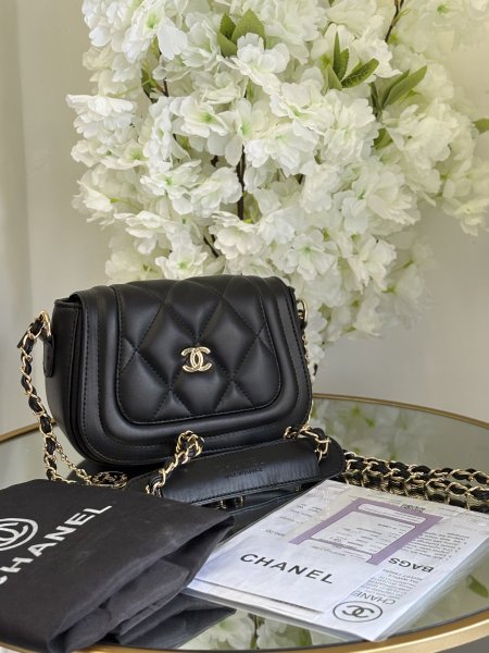 حقيبة Chanel حجم القاعدة 20 سم