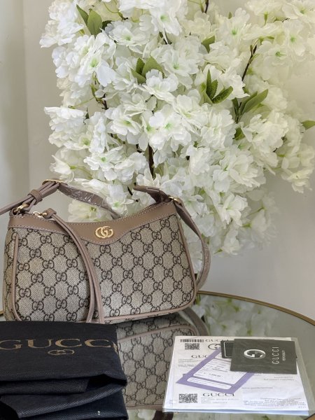 حقيبة Gucci حجم القاعدة 20 سم