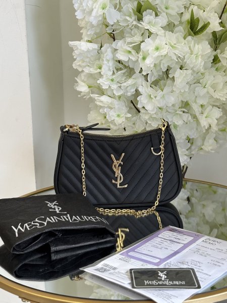 حقيبة ysl حجم القاعدة 21 سم