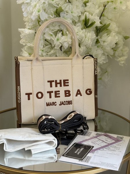 حقيبة the tote bag حجم القاعدة 25 سم