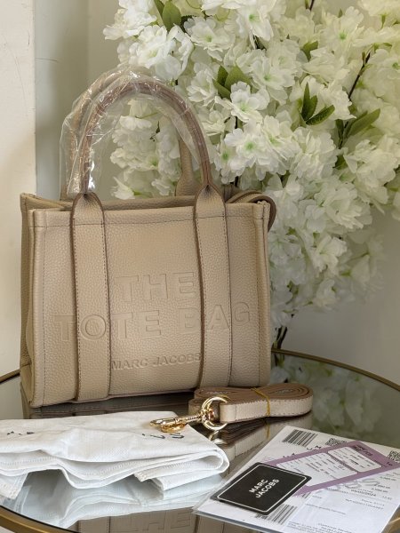 حقيبة the tote bag حجم القاعدة 25سم