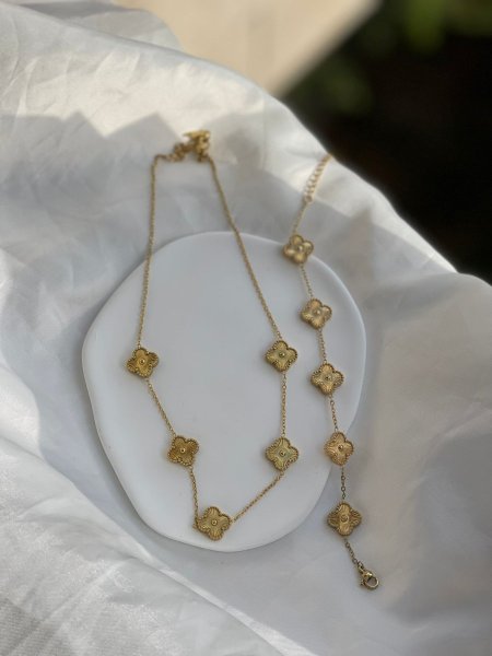 طقم Van Cleef ذهبي ذهبي