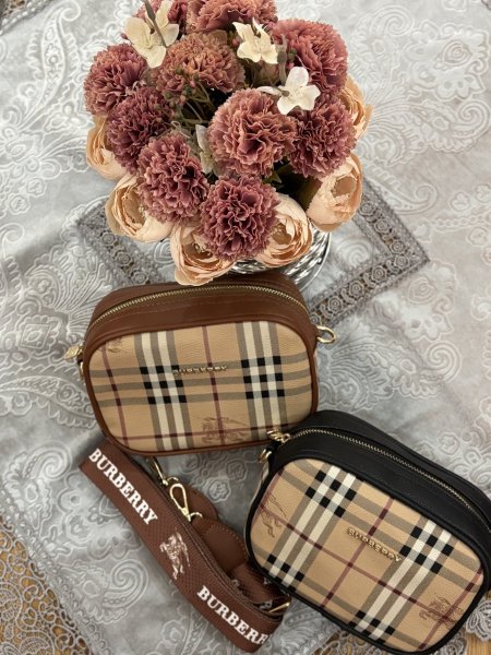 حقيبة Burberryحجم القاعدة 20✨